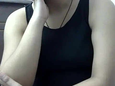 Snapshot of AngelAnaya018 chatting on February 2026 05:02:02 PM AngelAnaya018 online show from February 2026 05:02:02 PM