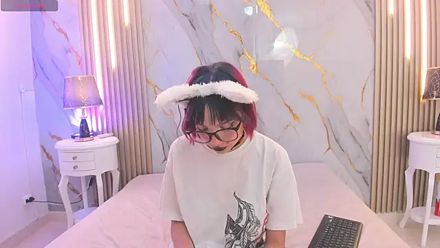 LaxiZoe online show from February 2026 08:30:01 PM