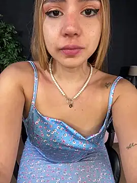 Snapshot of miia_stonne chatting on May 2026 03:51:02 PM miia stonne online show from May 2026 03:51:02 PM