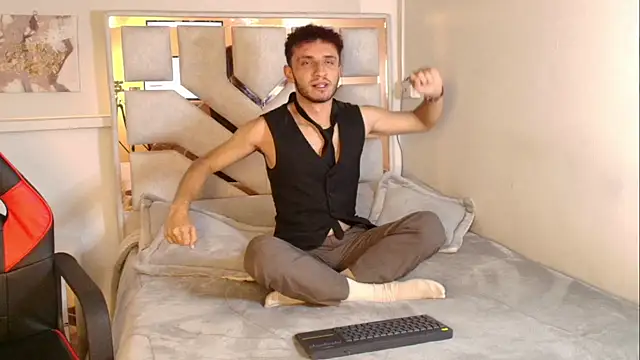 Curlystartt online show from January 2026 01:25:02 PM