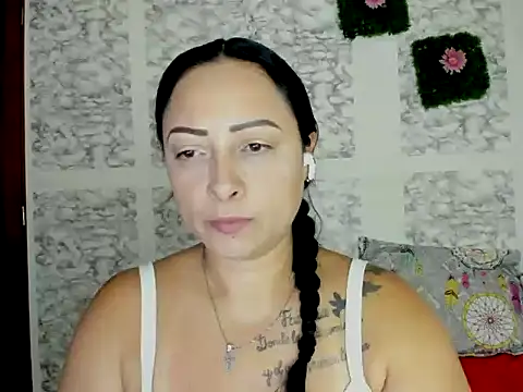 XXXStephanie XXX online show from May 2026 10:06:02 PM