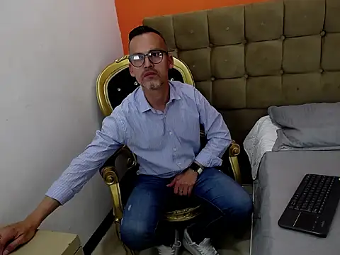 Snapshot of Oswalldo__ chatting on February 2026 03:23:02 AM Oswalldo online show from February 2026 03:23:02 AM