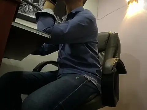 Snapshot of Oswalldo__ chatting on February 2026 11:32:01 AM Oswalldo online show from February 2026 11:32:01 AM