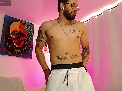 Snapshot of Axel_Stton chatting on May 2026 01:03:01 PM Axel Stton online show from May 2026 01:03:01 PM