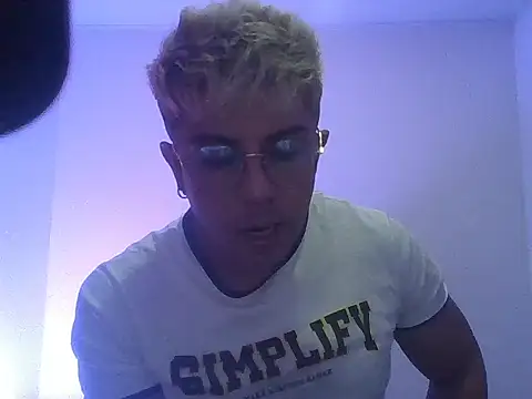 Snapshot of davidMars1 chatting on March 2026 11:11:01 PM davidMars1 online show from March 2026 11:11:01 PM