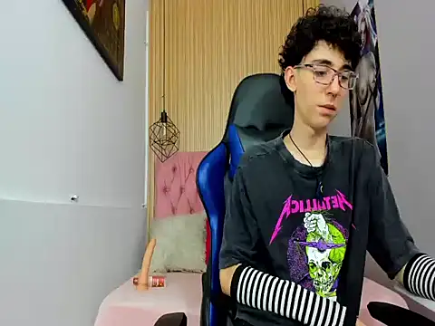 Syriussz online show from February 2026 07:44:01 PM