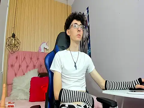 Syriussz online show from February 2026 07:34:02 PM