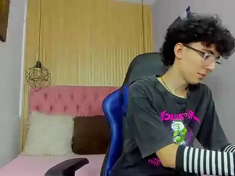 Syriussz online show from February 2026 07:24:02 PM