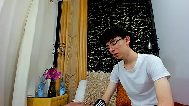 Syriussz online show from March 2026 07:30:01 PM