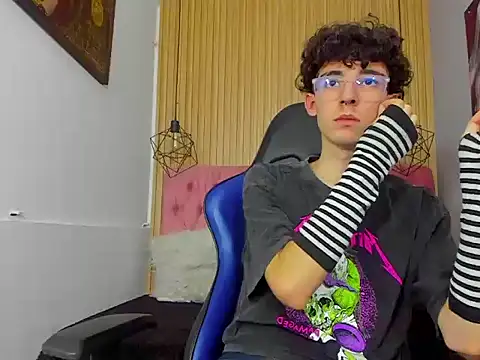 Syriussz online show from March 2026 08:05:01 PM