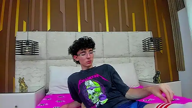 Syriussz online show from March 2026 12:50:02 AM