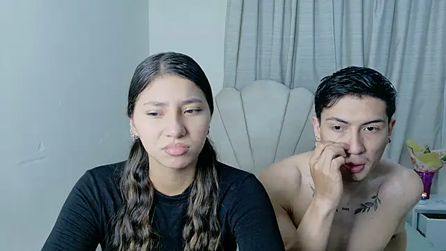 Snapshot of ScarlettAndLucas chatting on May 2026 11:32:02 PM ScarlettAndLucas online show from May 2026 11:32:02 PM