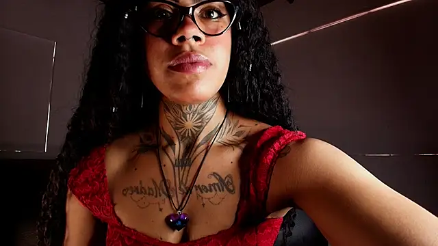 Canela Osada  online show from February 2026 01:42:02 PM