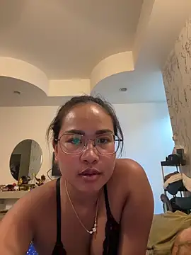 Ponthip online show from April 2026 06:47:02 PM