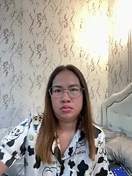 Ponthip online show from March 2026 10:14:01 PM