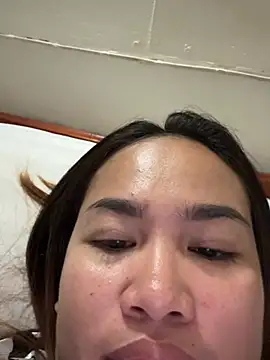 Snapshot of Ponthip chatting on February 2026 08:17:02 PM Ponthip online show from February 2026 08:17:02 PM