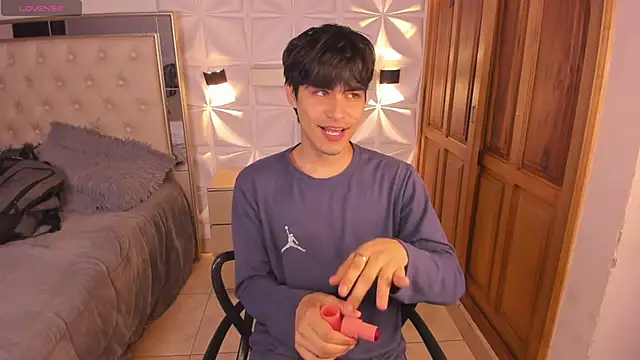 IamJuanJoc online show from April 2026 03:43:01 AM