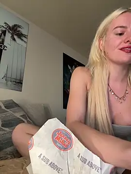 blondebunny999 999 online show from May 2026 10:13:01 PM