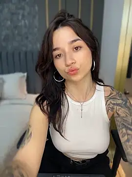  Charlotte Rose online show from April 2026 02:01:05 PM