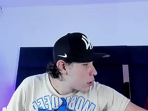 Fer And Tonny online show from January 2026 07:29:02 PM