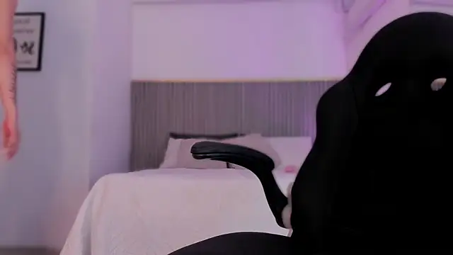 ashvalentine online show from February 2026 07:26:01 PM