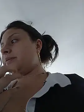yessica gomez01 online show from June 2026 06:42:01 PM