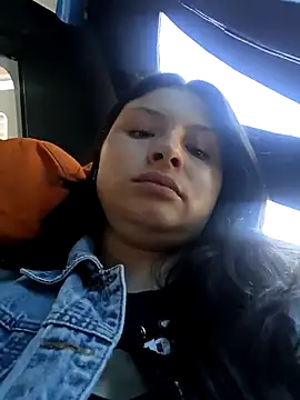 yessica gomez01 online show from April 2026 04:04:02 PM