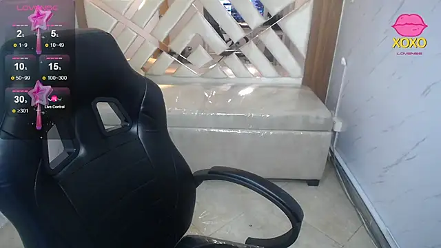 Clhoe b online show from April 2026 01:19:01 AM