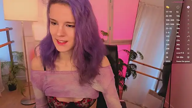 AuraLaunni online show from February 2026 07:09:01 AM