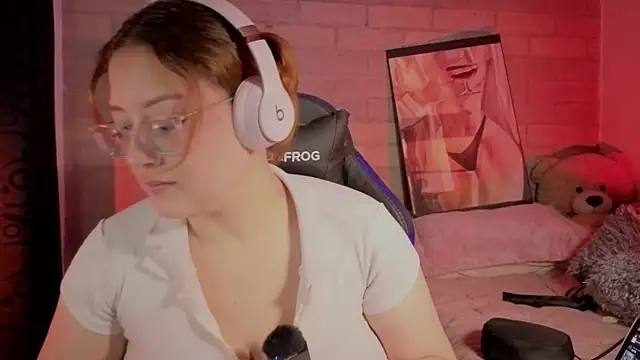 Mia Franklyn online show from April 2026 01:01:02 AM