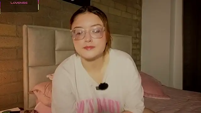 Mia Franklyn online show from May 2026 12:25:01 AM
