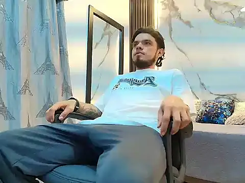 Enzo Turner online show from January 2026 04:05:02 AM