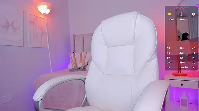 your alina18 online show from March 2026 12:22:01 AM