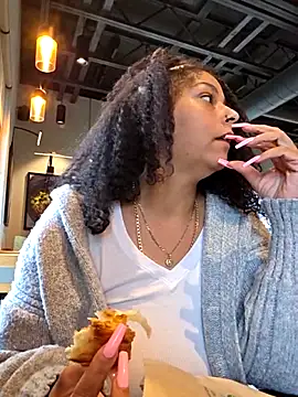 tastesosweet online show from April 2026 04:32:01 PM