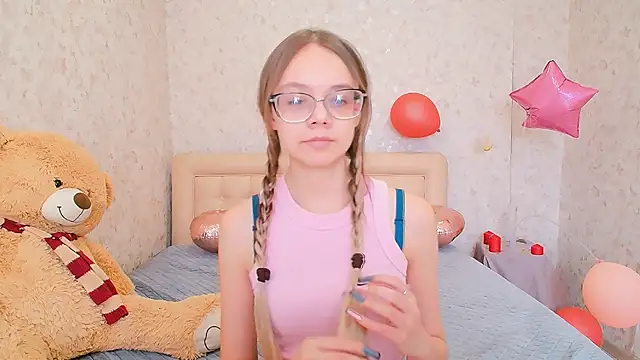 LolliStrawberry online show from March 2026 07:02:01 AM