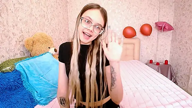 LolliStrawberry online show from March 2026 06:44:01 AM