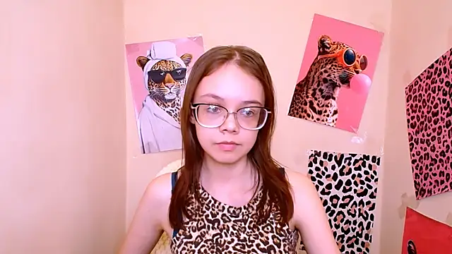 LolliStrawberry online show from April 2026 01:52:02 PM