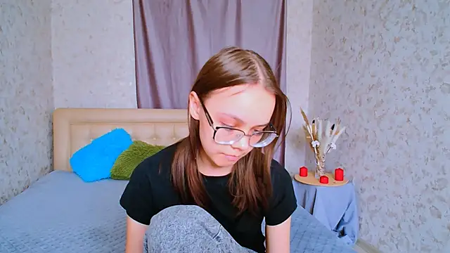 LolliStrawberry online show from April 2026 10:11:01 AM