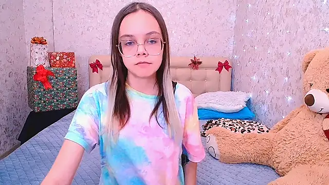 Snapshot of LolliStrawberry chatting on January 2026 01:36:01 PM LolliStrawberry online show from January 2026 01:36:01 PM