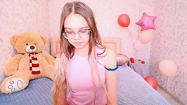 LolliStrawberry online show from March 2026 02:04:01 AM