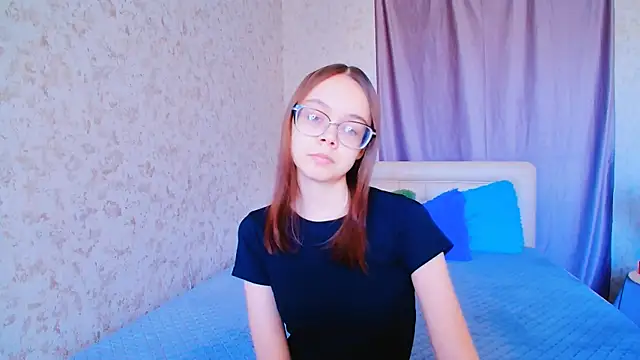 LolliStrawberry online show from April 2026 07:53:01 AM