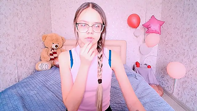 LolliStrawberry online show from March 2026 07:47:01 AM