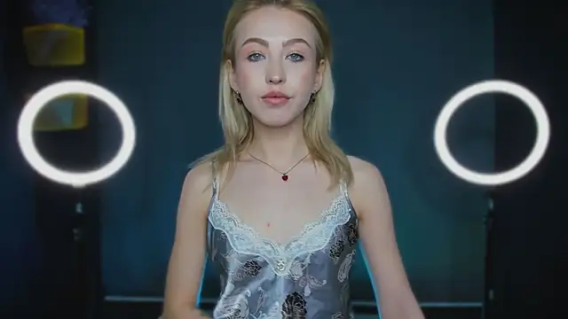 Moon Silk online show from January 2026 07:34:01 AM