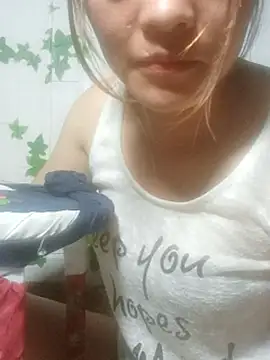 Snapshot of jjennyyy chatting on May 2026 02:03:01 PM jjennyyy online show from May 2026 02:03:01 PM