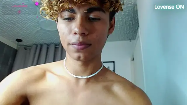 Anyelo Twink online show from July 2026 04:22:02 PM