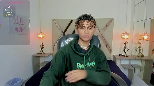 Anyelo Twink online show from April 2026 10:05:02 PM