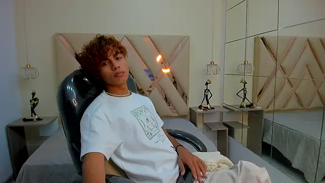 Anyelo Twink online show from February 2026 07:44:01 PM