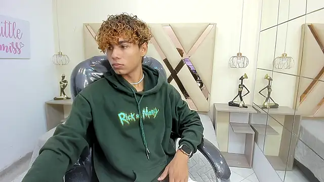 Anyelo Twink online show from March 2026 07:43:02 PM