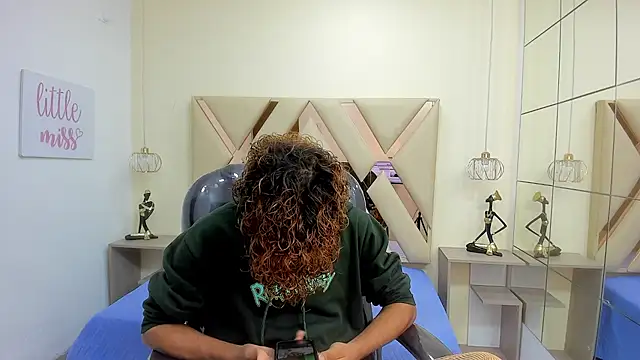 Anyelo Twink online show from February 2026 01:55:01 PM