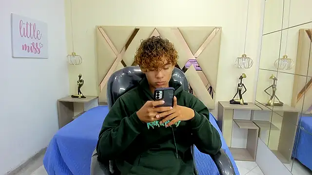 Anyelo Twink online show from February 2026 08:53:02 PM